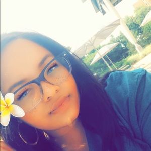 Meet your Posher, Brie